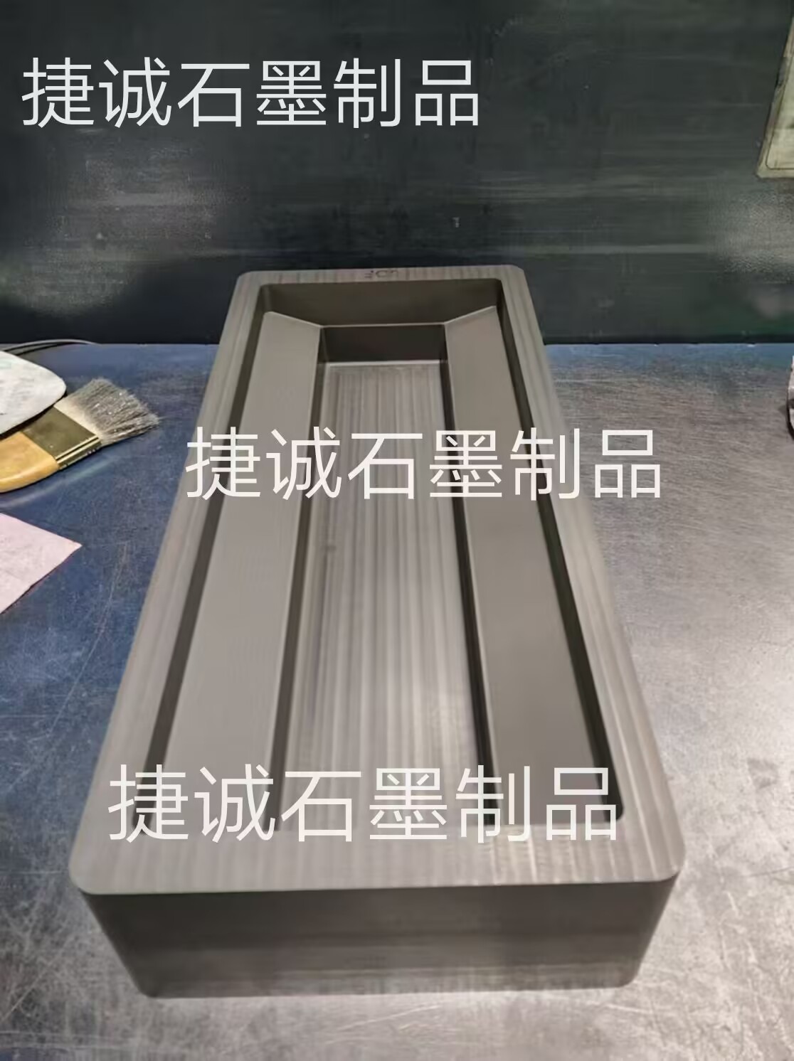 石墨油槽，鑄錠石墨油槽，高純石墨油槽，多槽石墨油槽，耐高溫石墨油槽，金銀鑄錠石墨模具，石墨油槽石墨鑄錠槽，石墨油槽生產(chǎn)廠(chǎng)家